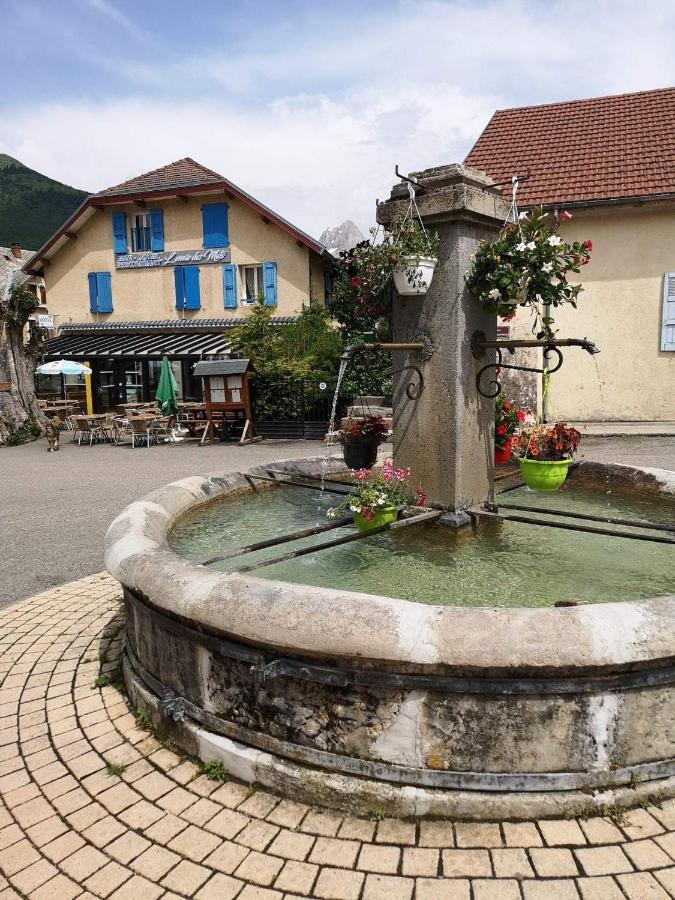 Hotel L'envie des mets Lus-la-Croix-Haute Buitenkant foto